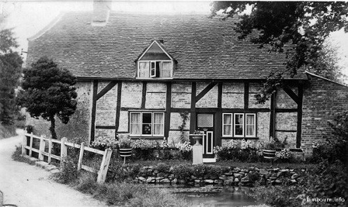 5.Riverside Cottage
