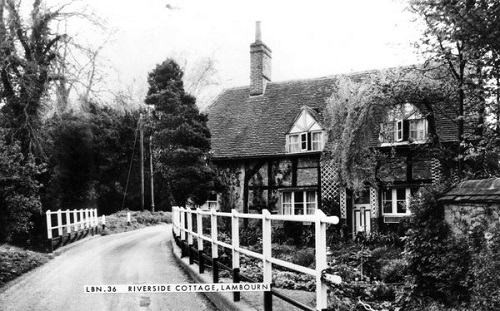 8.Riverside Cottage