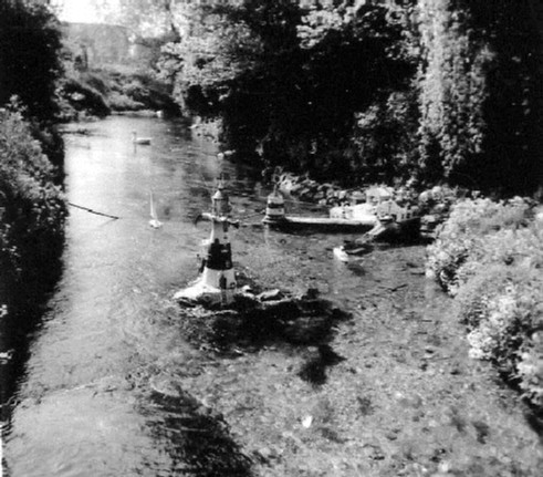 13.Riverside Cottage